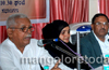 Kodgi discusses city-related issues with MCC officers